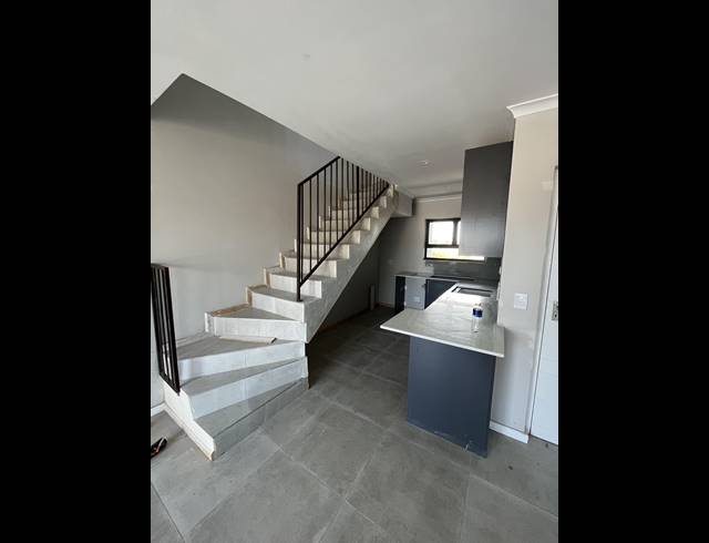 2 BEDROOM APARTMENT FOR SALE IN TABLE VIEW